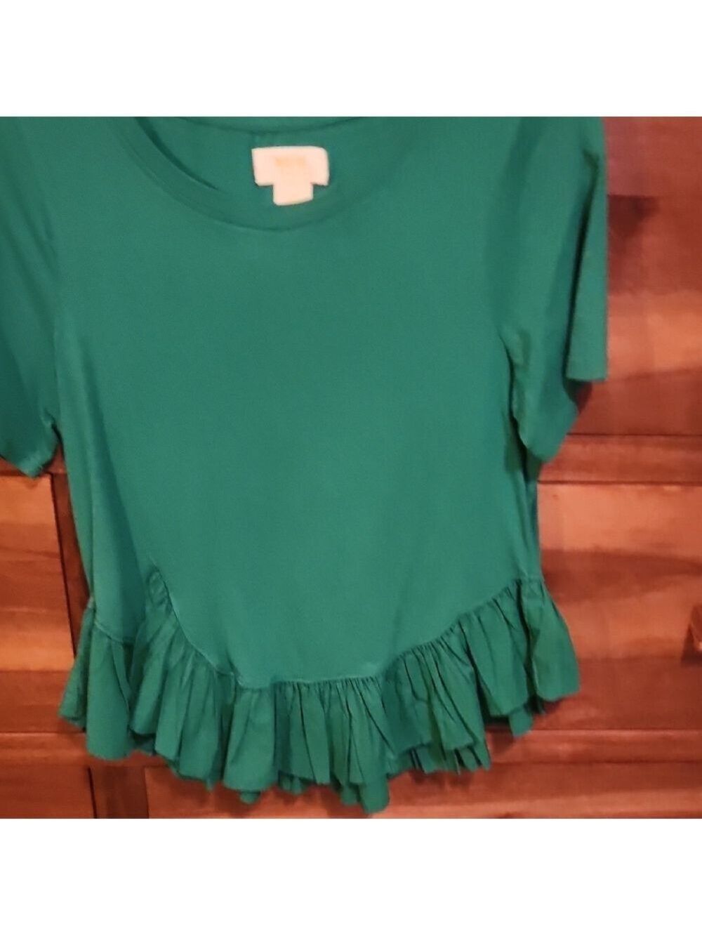 Anthropologie Green Short Sleeve Ruffle Bottom Unique Casual Loosefit Tee XS - Picture 3 of 4